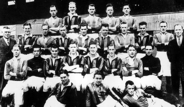 Aberdeen F.C. 1933-34 (2) - Original B&W picture - No copyright - attached.