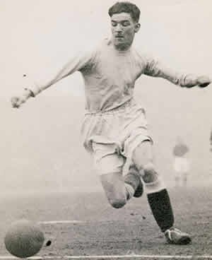 David 'Dave' Halliday, Man City c.1933 - Original B&W picture - No copyright - attached.