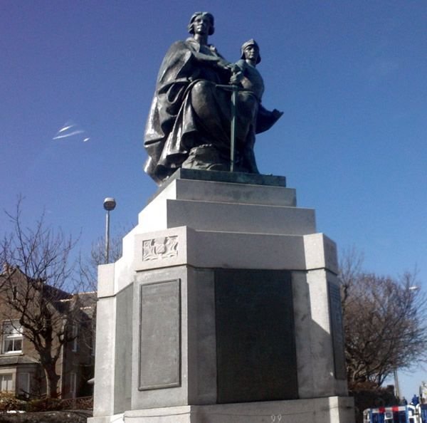 Fraserburgh War Memorial - Copyright © 2015 Graeme Watson.