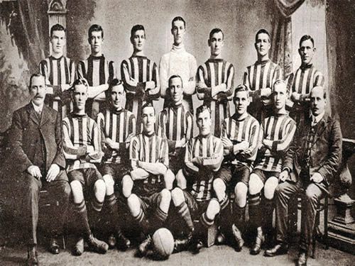 Aberdeen Football Club 1910-11, Team Photo - original B&W picture - No copyright - attached
