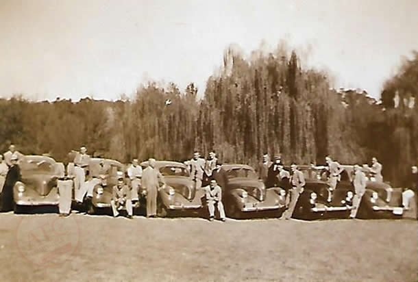 Aberdeen FC’s 1937 tour party pictured with their cars. Aberdeen FC’s 1937 tour party pictured with their cars - From Graeme Watson's personal collection, of rare personal Photos of Aberdeen Football Club's, Tour of South Africa 1937 - Copyright © 2020 Graeme Watson.
