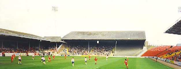 25 Apr 1992, Aberdeen 1 v 1 Falkirk, view to the Beach End Stand, at the last match before it was demolished. 25 Apr 1992, Aberdeen 1 v 1 Falkirk, view to the Beach End Stand, at the last match before it was demolished.